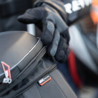 GIVI Erweiterbare Hecktasche für sportliche Motorräder 22 Liter Volumen